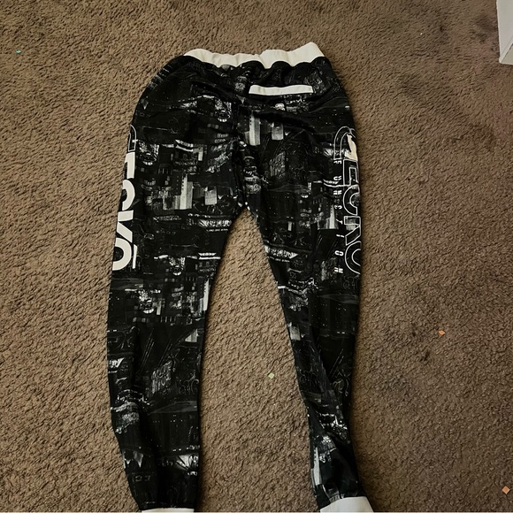Graphic Sweatpants - Picture 6 of 6
